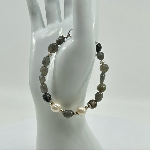 #355 New Handmade Genuine Labradorite and Freshwater Pearl Bracelet 7” - Picture 4 of 10